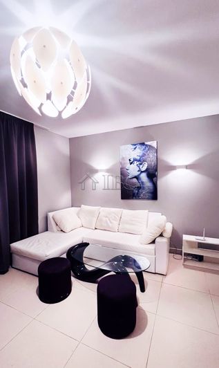 Image No.19-6 Bed House for sale