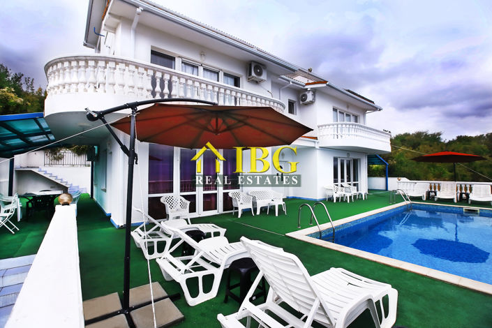 Image No.2-6 Bed House for sale