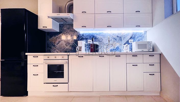 Image No.20-6 Bed House for sale