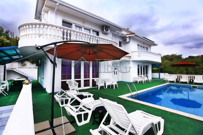 Image No.3-6 Bed House for sale