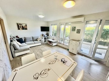 fc1b4724-9a7a-4919-9b6b-98b46569af45