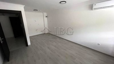 009466196f35f5eb8f1339f8e47392f0