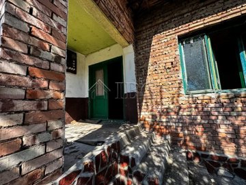 3-bedroom-house-with-nice-garden-alekovo-29