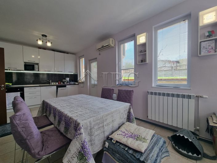 Image No.10-4 Bed House for sale