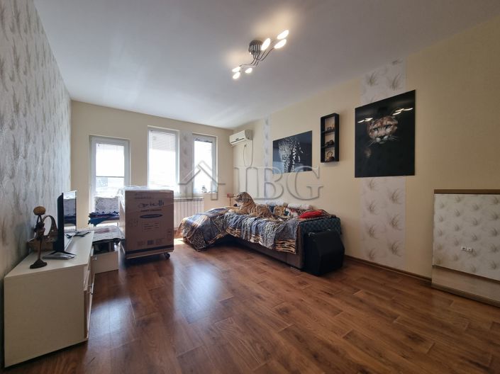 Image No.11-4 Bed House for sale