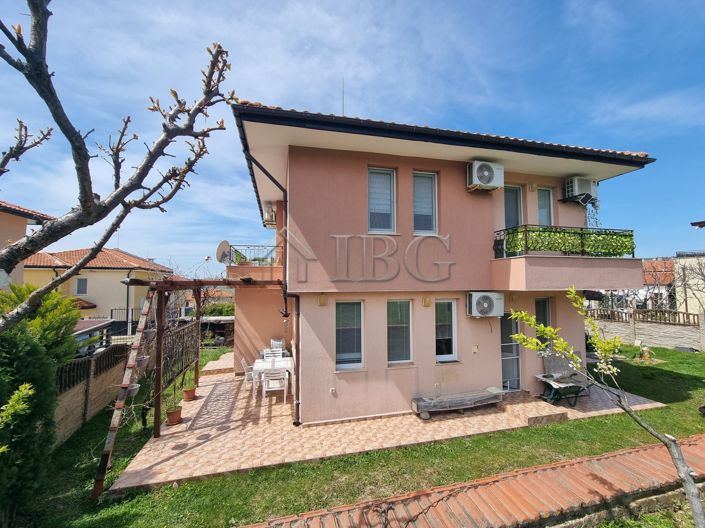 Image No.2-4 Bed House for sale