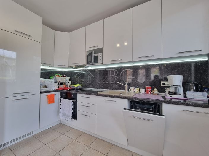 Image No.8-4 Bed House for sale