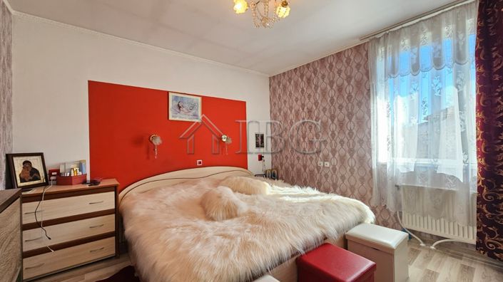 Image No.8-2 Bed House for sale