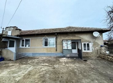 house-for-sale-10-km-from-the-sea-8