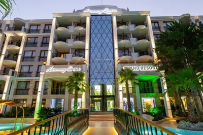 harmony-suites-14-grand-resortl1e12971a20w160