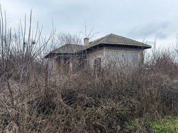 old-house-with-big-garden-20-km-to-durankulak