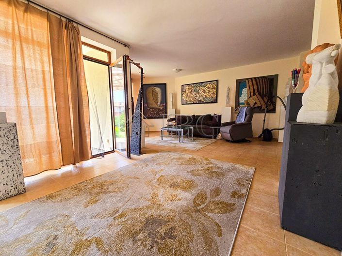 Image No.10-2 Bed House for sale