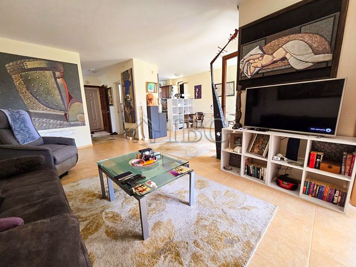 Image No.20-2 Bed House for sale