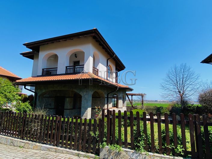 Image No.17-2 Bed House for sale