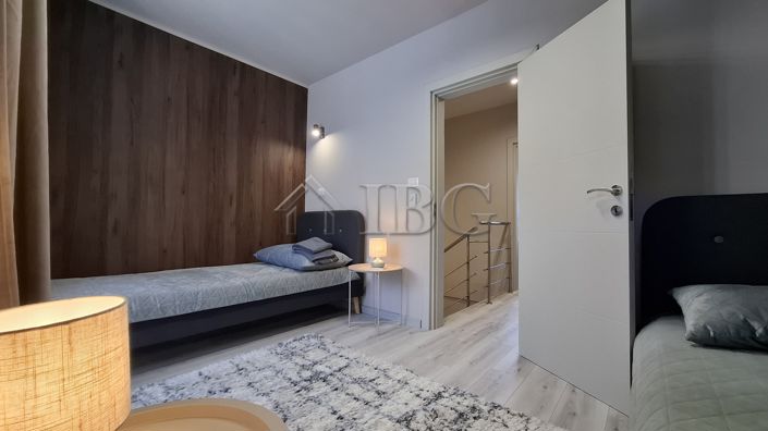 Image No.20-3 Bed House for sale