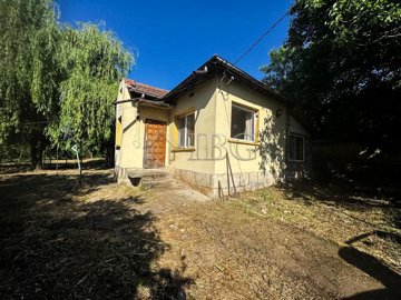 house-garage-summer-kitchen-nice-garden-ruse-