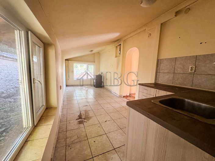Image No.5-2 Bed House for sale