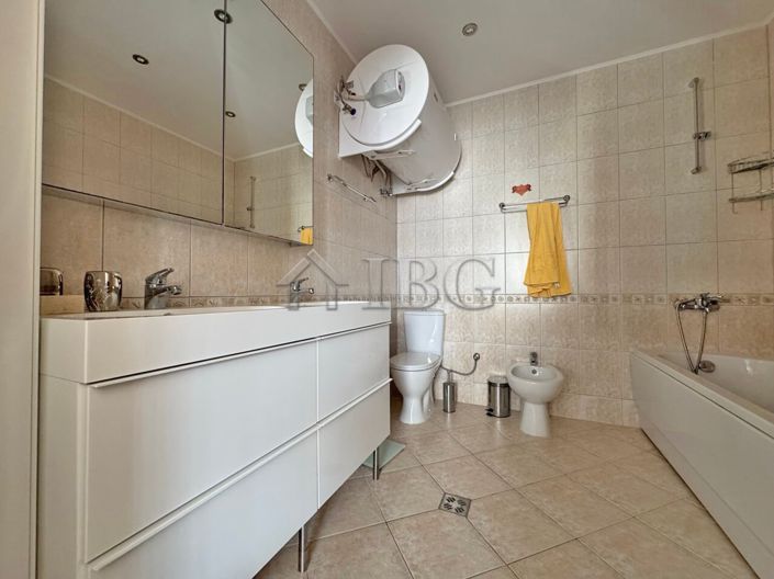 Image No.9-2 Bed Apartment for sale