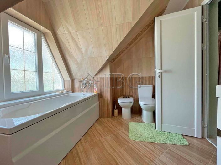 Image No.18-3 Bed House for sale