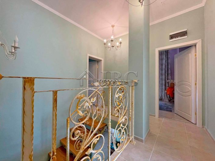 Image No.19-3 Bed House for sale