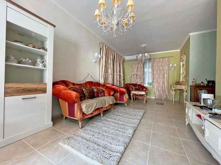 Image No.8-3 Bed House for sale