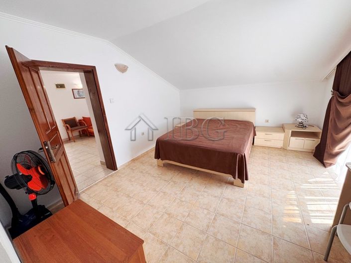 Image No.18-3 Bed Apartment for sale