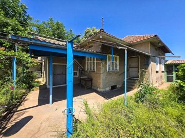 nice-house-with-garden-waterwell-veliko-tarno