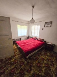 nice-house-with-garden-waterwell-veliko-tarno