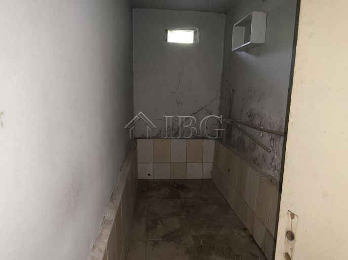 Image No.12-2 Bed House for sale