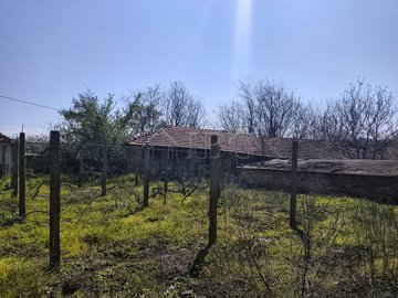 spacious-house-big-garden-close-to-polski-tra