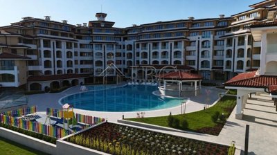 sole-mare-by-the-sea-863971476