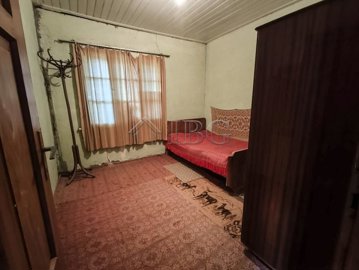 spacious-cheap-house-big-garden-close-to-pols