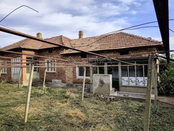 spacious-cheap-house-big-garden-close-to-pols