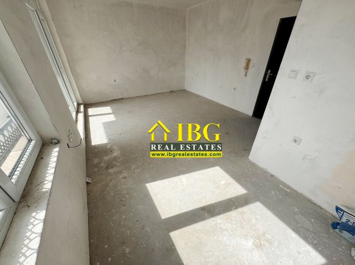 Image No.8-Apartment for sale