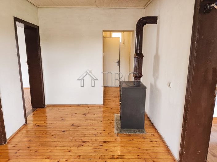 Image No.10-3 Bed House for sale