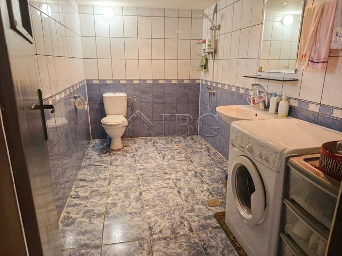 Image No.12-3 Bed House for sale
