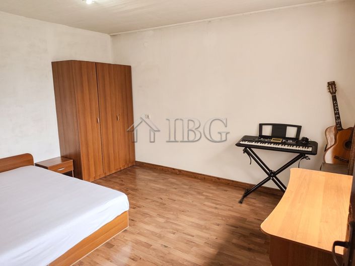 Image No.8-3 Bed House for sale