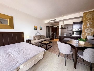 royal-beach-barcelo-37