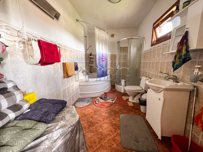 Image No.14-3 Bed House for sale