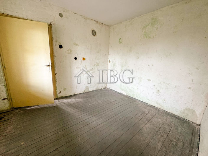 Image No.11-2 Bed House for sale