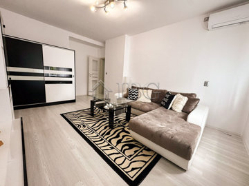 1-bedroom-fully-renovated-apartment-with-park