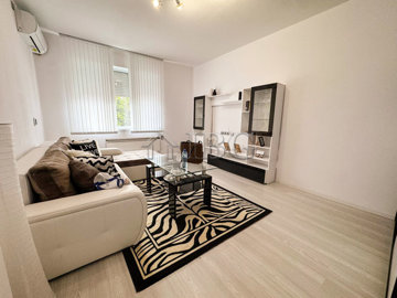 1-bedroom-fully-renovated-apartment-with-park