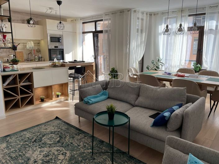 Image No.3-Appartement de 4 chambres à vendre à Burgas
