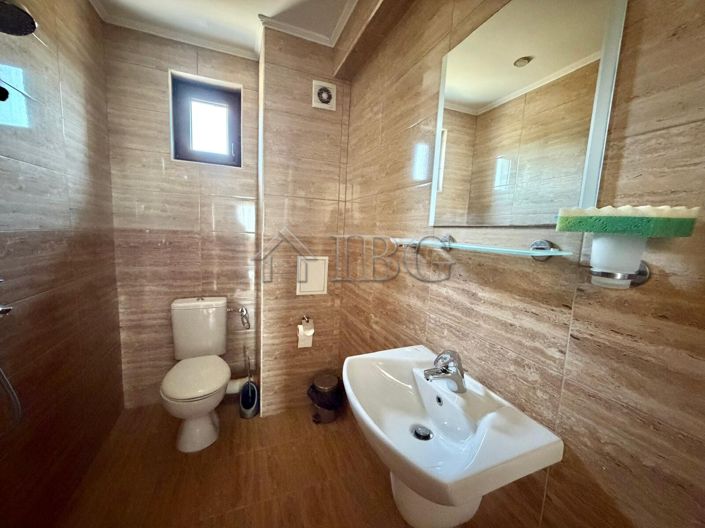 Image No.18-4 Bed House for sale