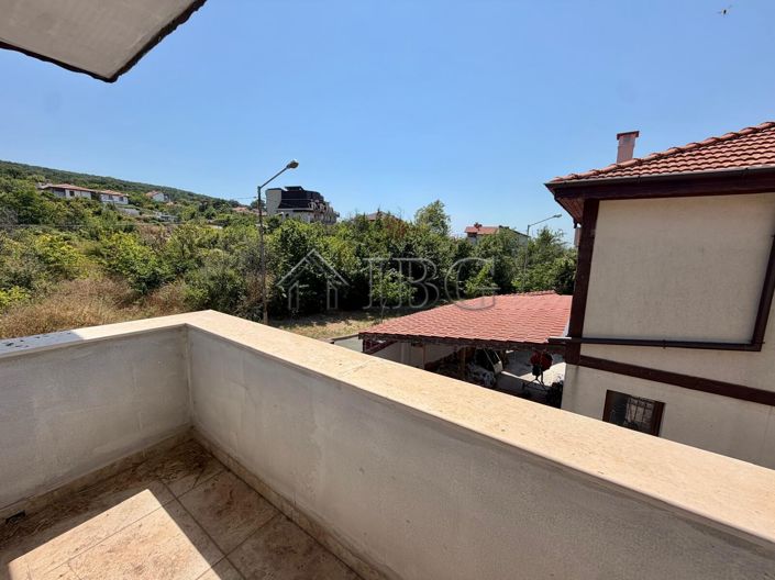 Image No.20-4 Bed House for sale