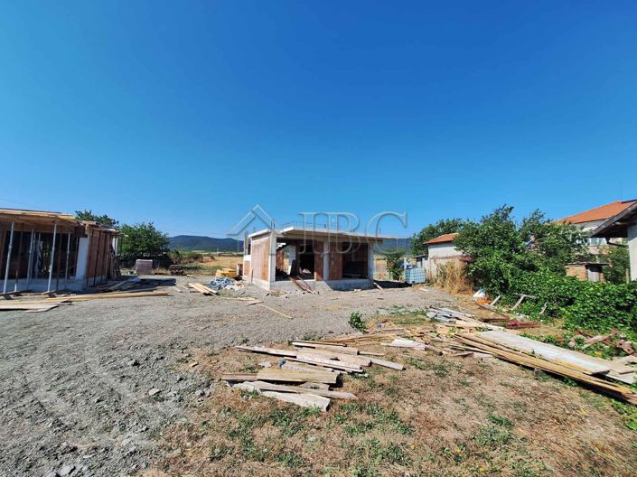Image No.8-3 Bed House for sale