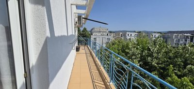 2-bedroom-aprtment-sunny-day-3-10