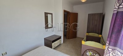 2-bedroom-aprtment-sunny-day-3-12