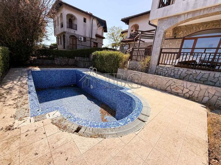 Image No.8-3 Bed House for sale