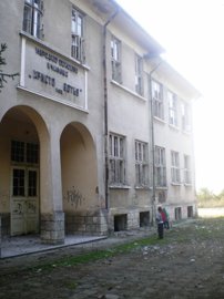 large-building-big-plot-of-land-30-min-ruse-2